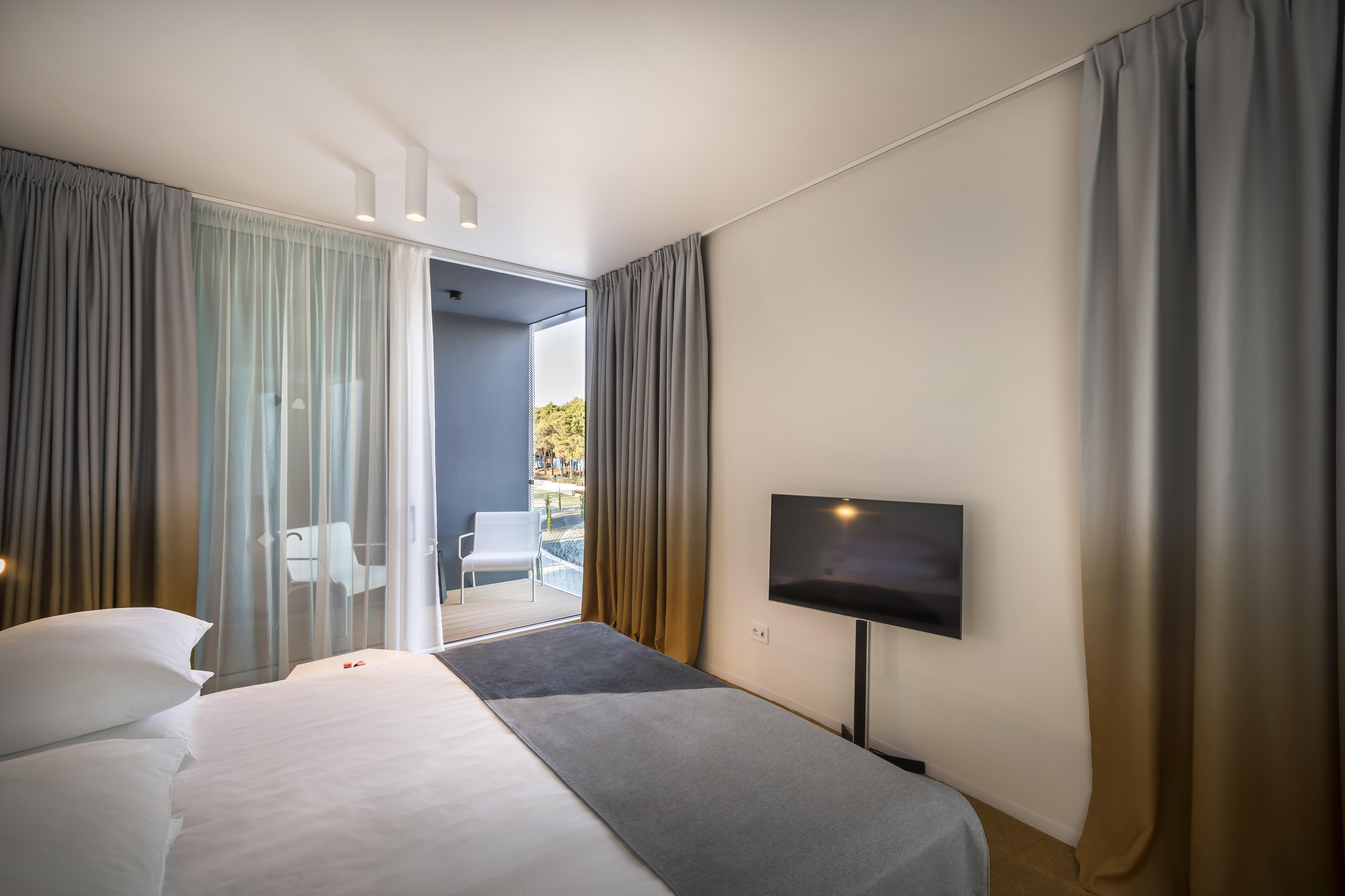 Maistra Select Family Hotel Amarin โรวีน ภายนอก รูปภาพ