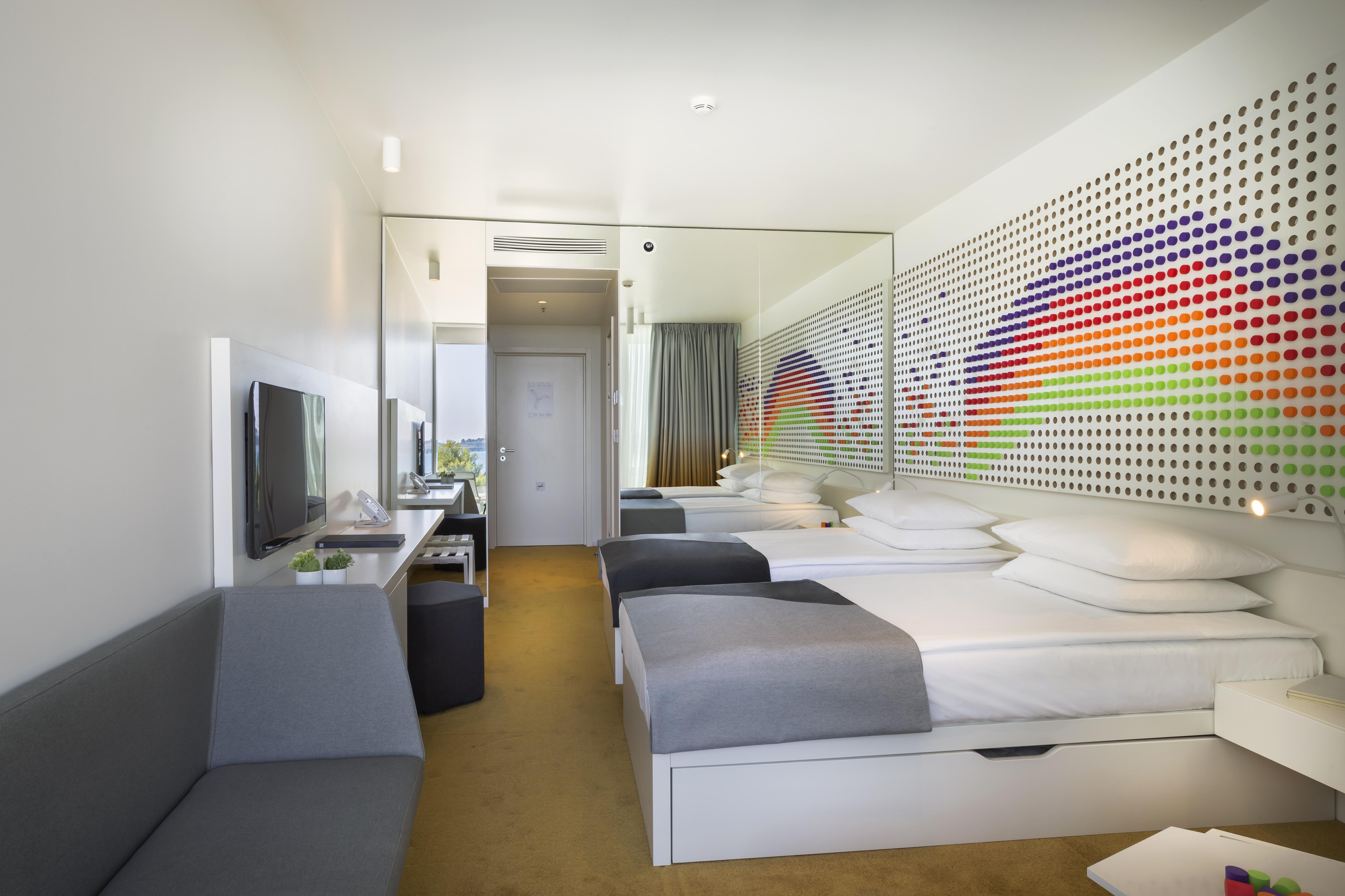 Maistra Select Family Hotel Amarin โรวีน ภายนอก รูปภาพ