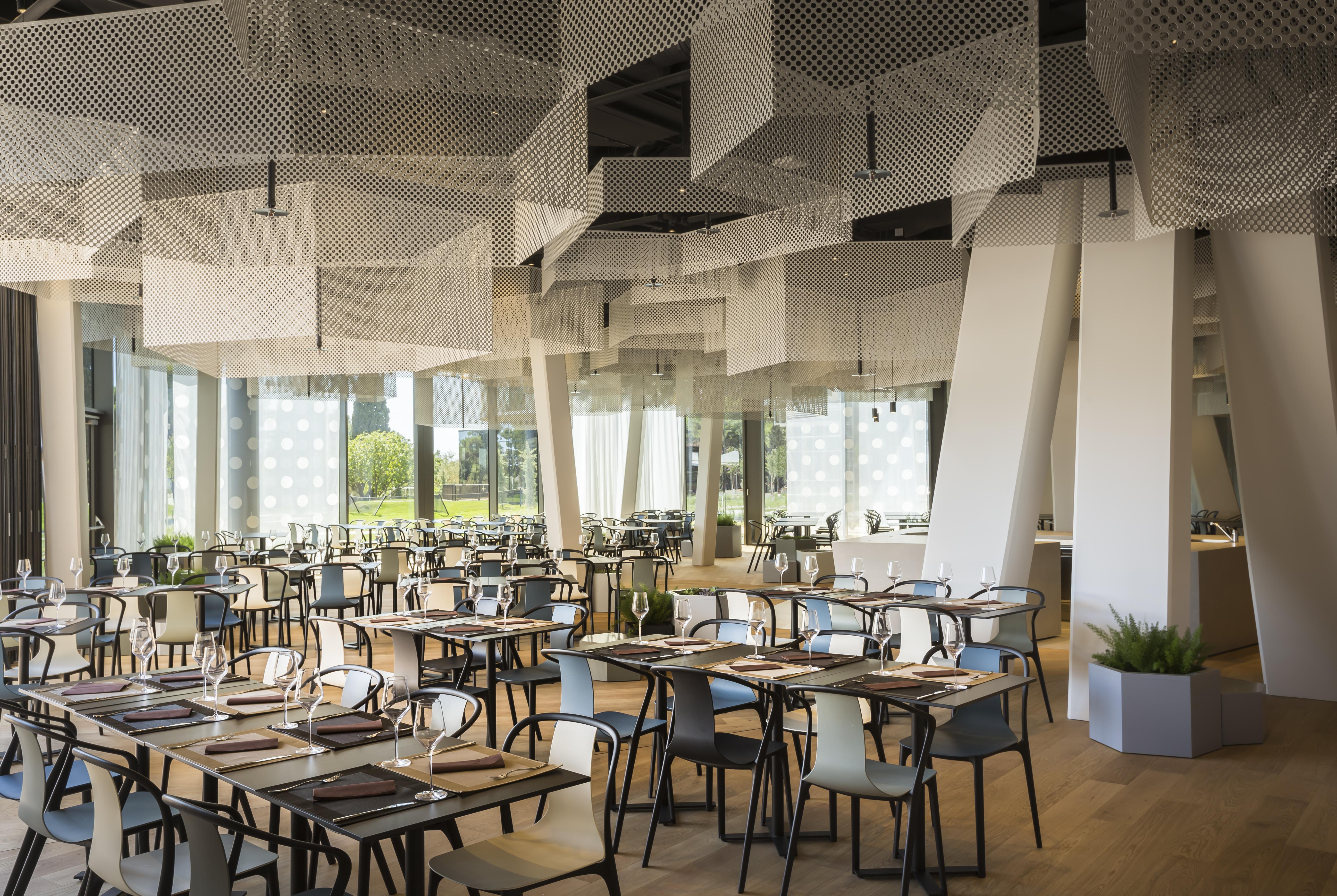 Maistra Select Family Hotel Amarin โรวีน ภายนอก รูปภาพ