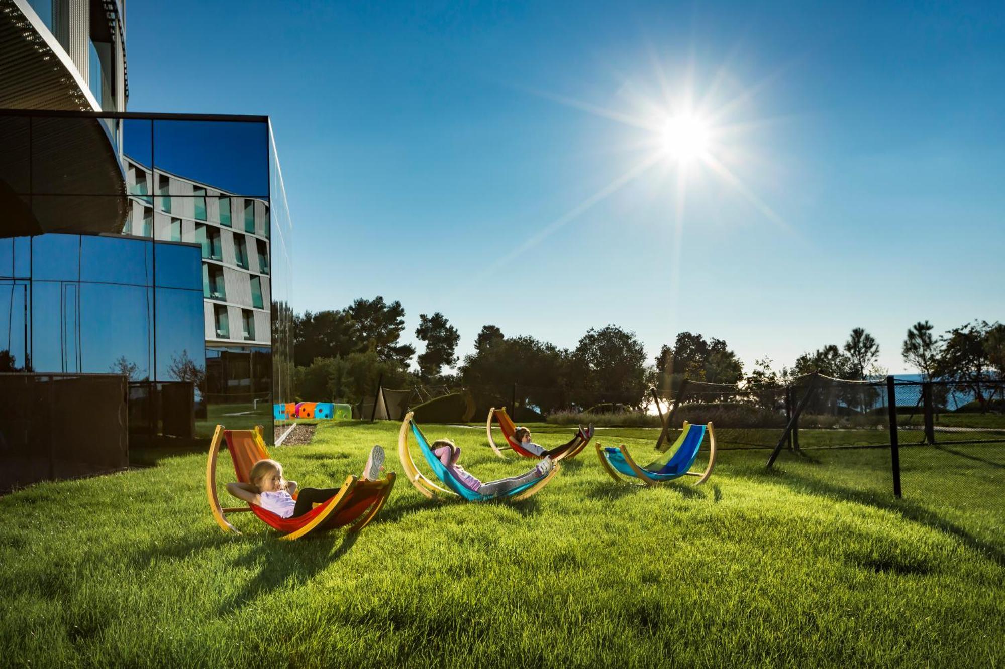 Maistra Select Family Hotel Amarin โรวีน ภายนอก รูปภาพ