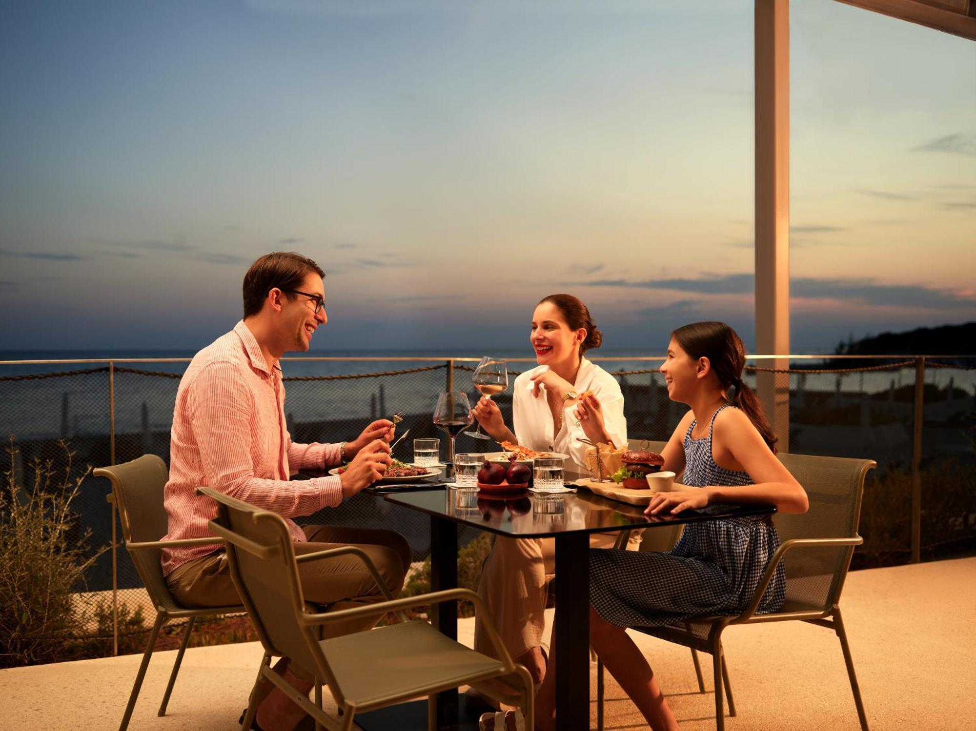 Maistra Select Family Hotel Amarin โรวีน ภายนอก รูปภาพ